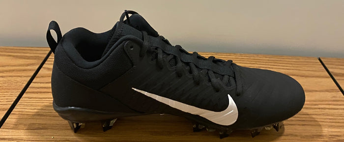 Alpha Menace Pro Low P Football Cleats Size 9.5 (Black)