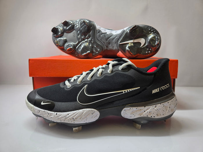 Nike Black and White Alpha Hurache Elite 3 Low Baseball Cleats Men's Size 9