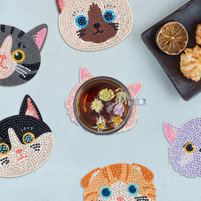 Diamond Painting Coasters - Cats 4" x 4" (10cm x 10cm) / Round with 24 Colors including 24 Iridescent Diamonds / 3,300