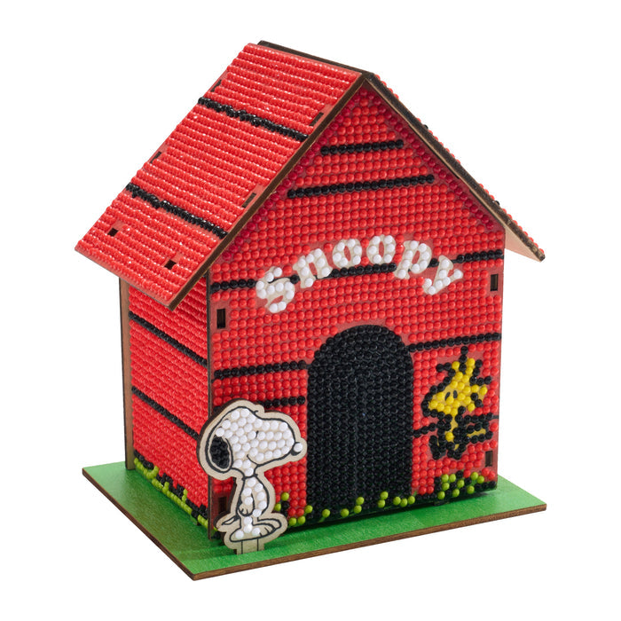 Diamond Painting Gem House - Snoopy™ 5.5" x 4.1" x 3.1" (14 x 10.5 x 8cm) / Round with 6 colors / 5,774