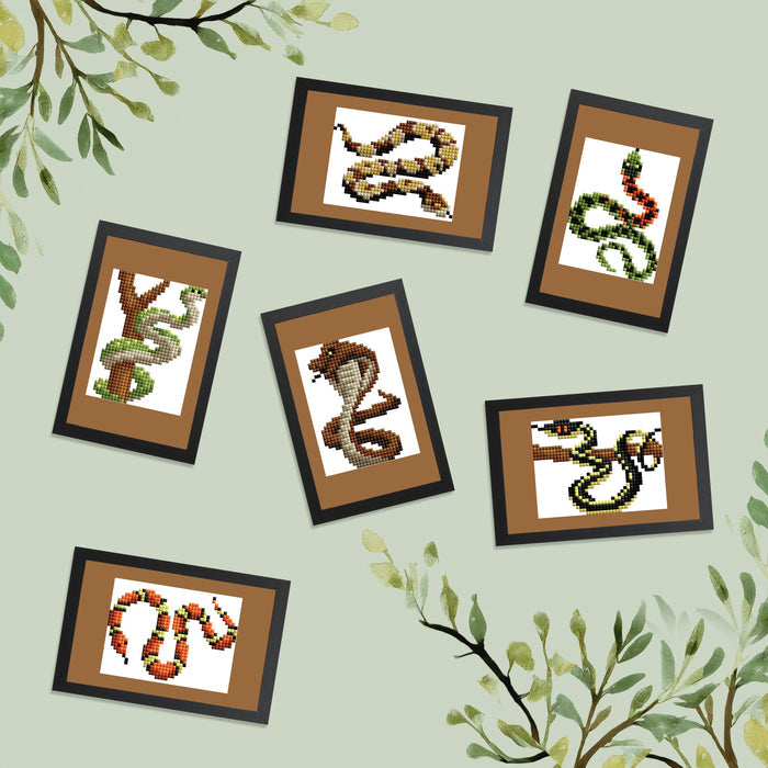 Diamond Painting Mini Dazzles™ - Snakes 4" x 6" (10.2cm x 15.2cm) / Square With 17 Colors Including 1 Iridescent Diamond and 16 Fairy Dust Diamonds / 3,164