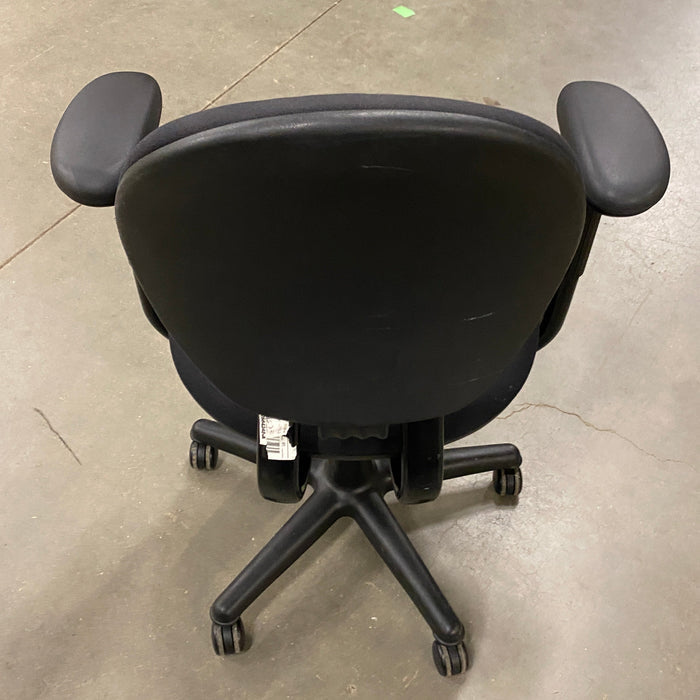Steelcase Black Cushioned Adjustable Office Chair