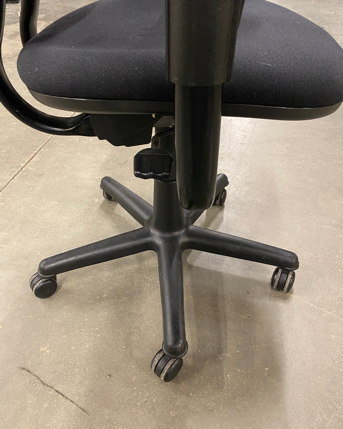Steelcase Black Cushioned Adjustable Office Chair