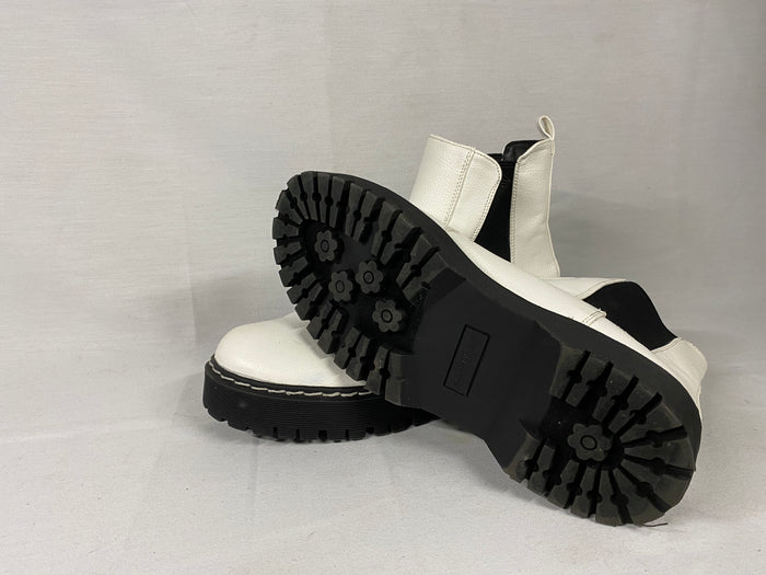 White and Black Sincerely Juels Pull-on Boot Women's Size 9